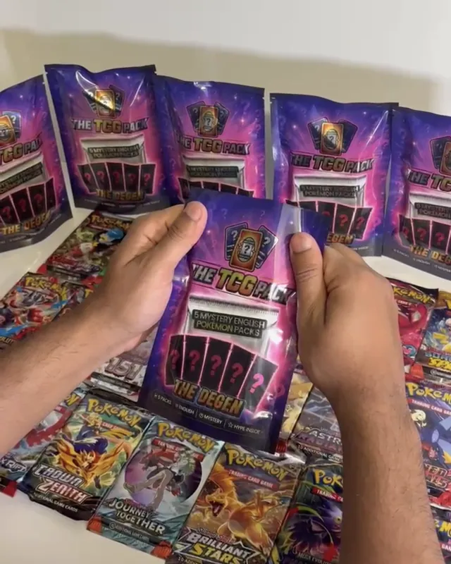 Opening Pok&eacute;mon packs on a TikTok Live